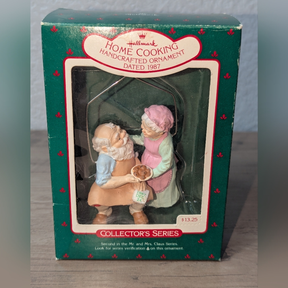 Vintage 1987 Hallmark Collector's Series Home Cooking Handcrafted Ornament